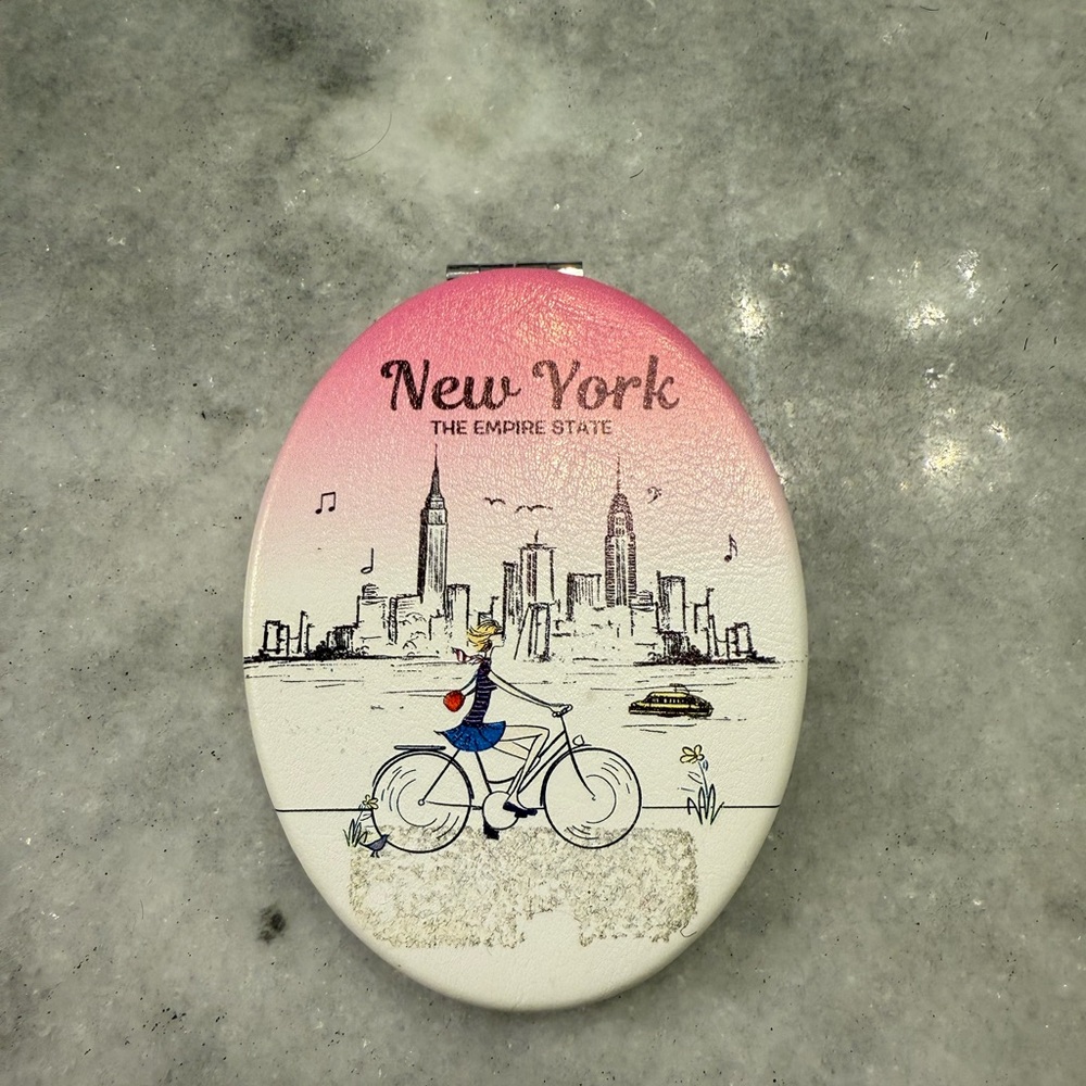 New York Themed Compact Mirror